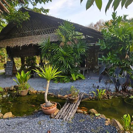 Baan Farang Homestay Phra Saeng Ban Nam Dam Bagian luar foto