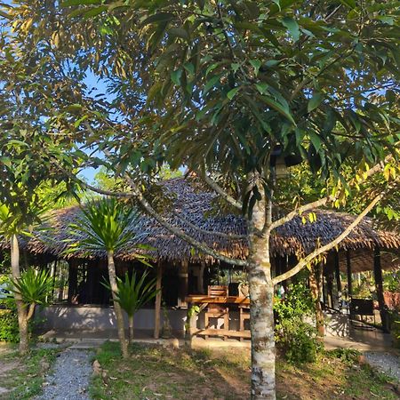 Baan Farang Homestay Phra Saeng Ban Nam Dam Bagian luar foto